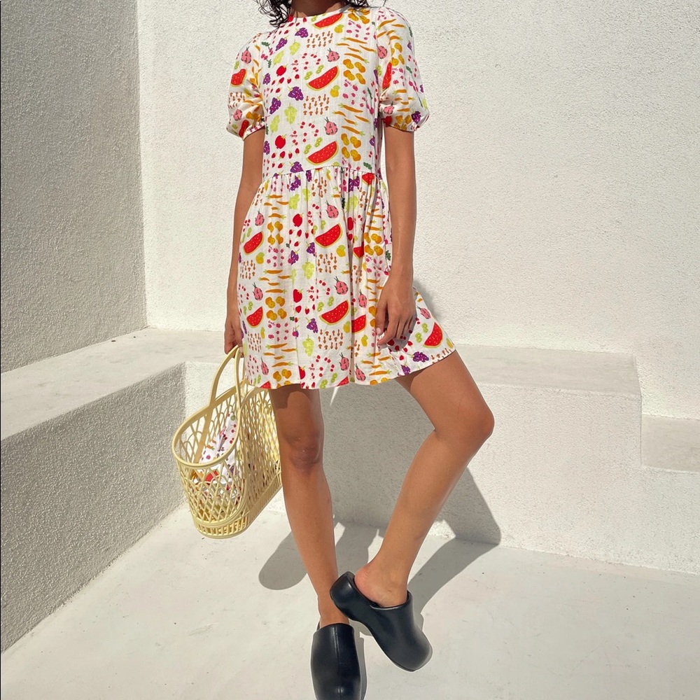 Lisa Says Gah Pia mini dress in Farmers Market White XS - fruit and veggie print